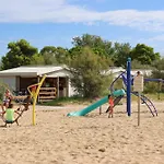 مكان تخييم Village Capalonga بيبيوني