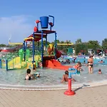 Village Capalonga بيبيوني
