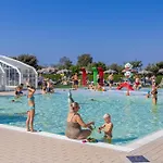 Village Capalonga بيبيوني